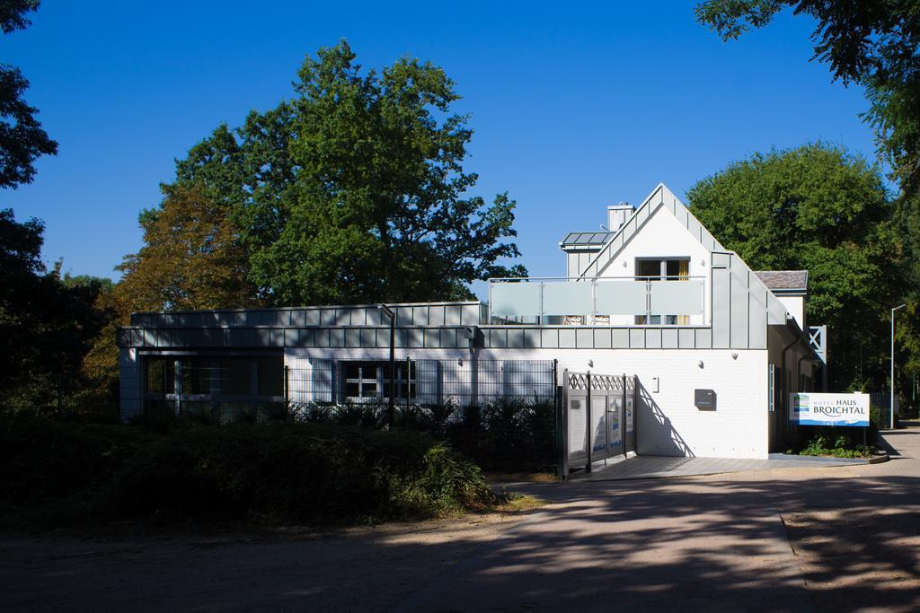 Hotel Haus Broichtal Alsdorf Exterior foto